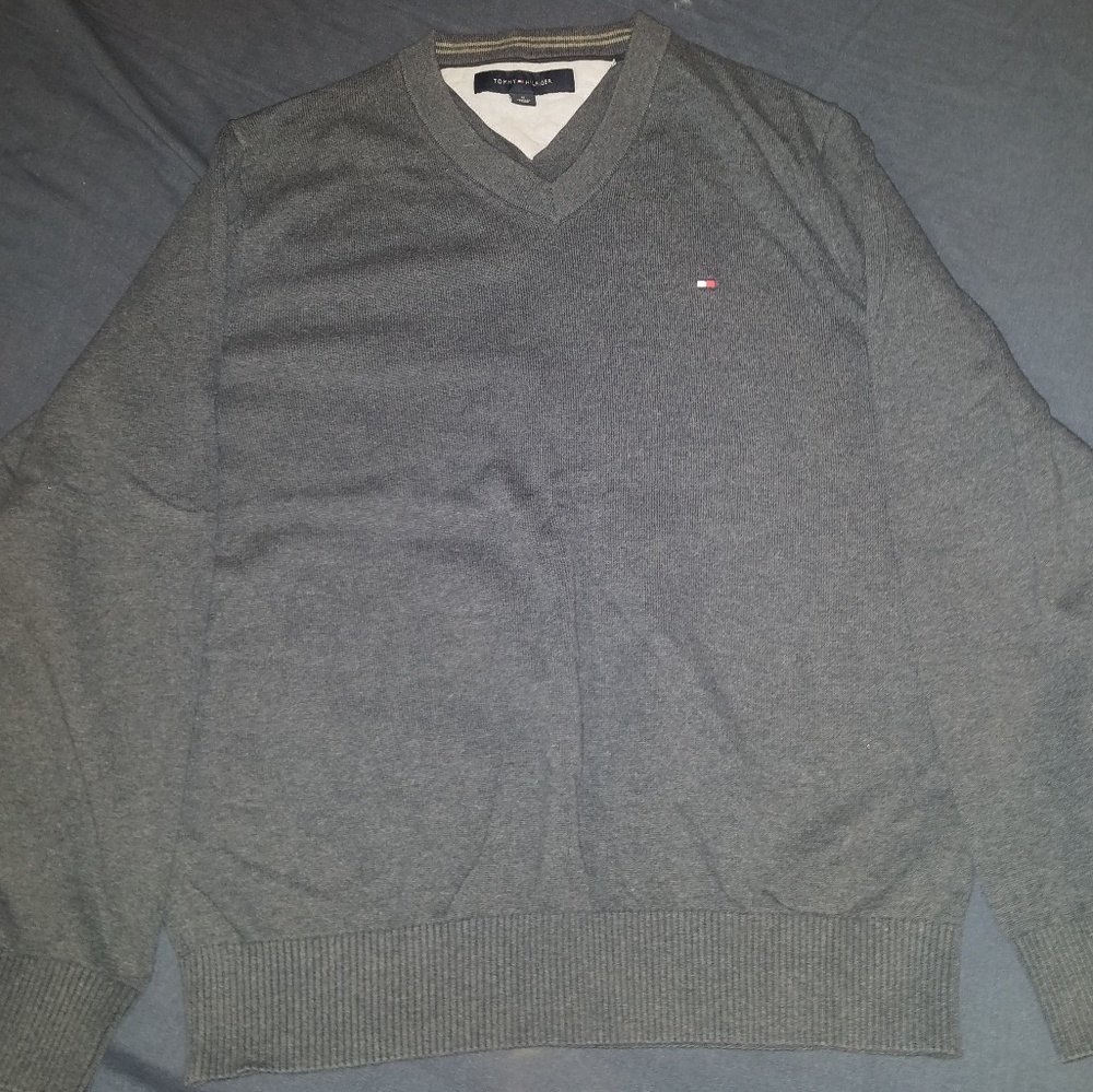 Men's Tommy Hilfiger V-Neck Sweater (M)